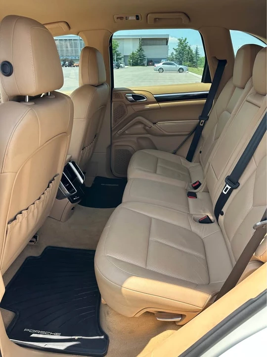2011 Porsche 958 Cayenne - Image 10 of 17