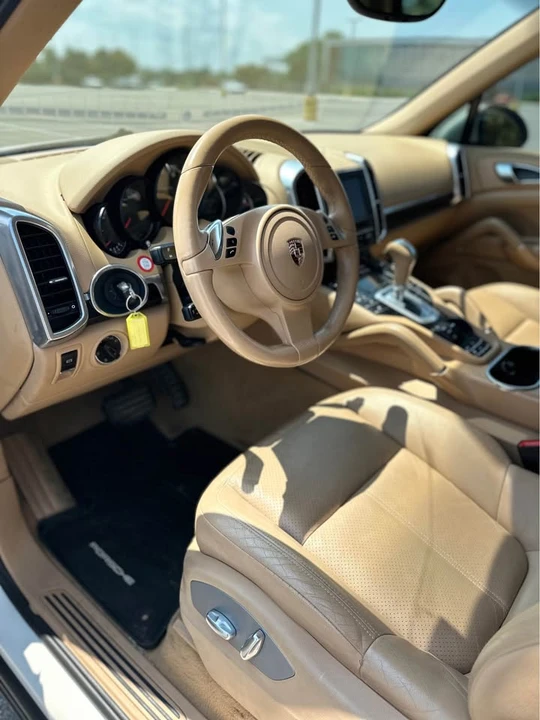 2011 Porsche 958 Cayenne - Image 13 of 17