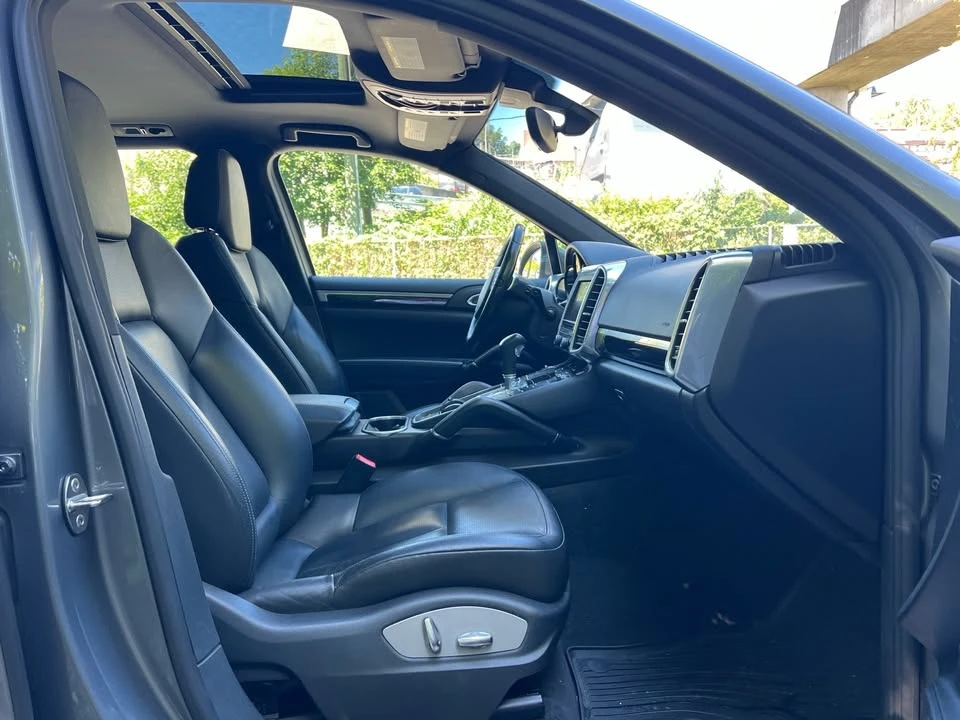 2011 Porsche 958 Cayenne - Image 12 of 20