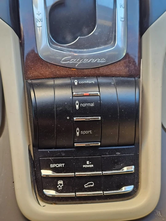 2011 Porsche 958 Cayenne - Image 10 of 18