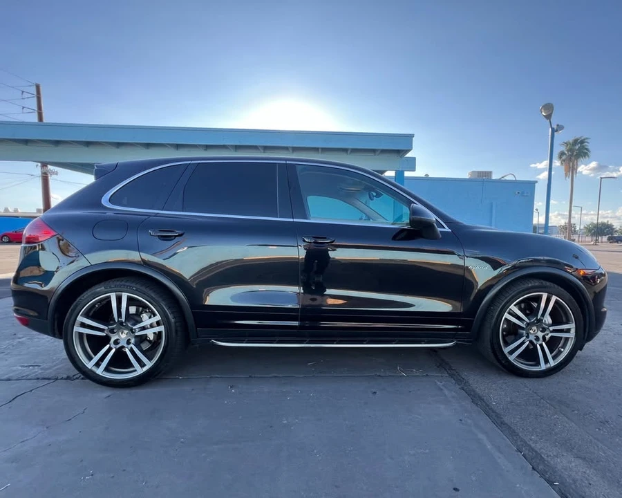 2011 Porsche 958 Cayenne - Image 2 of 9