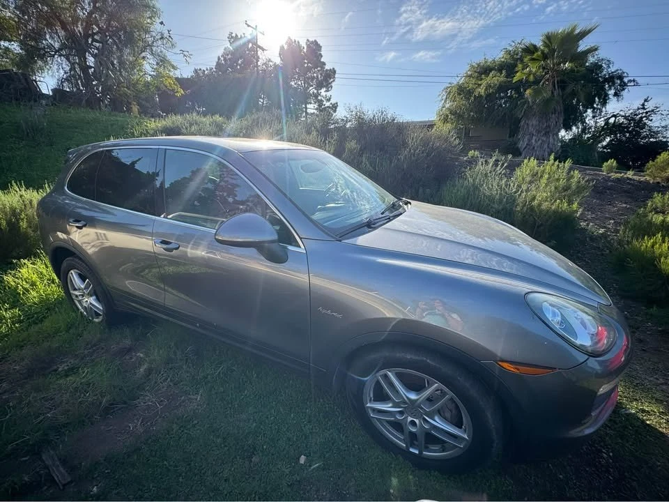 2011 Porsche 958 Cayenne - Image 10 of 14