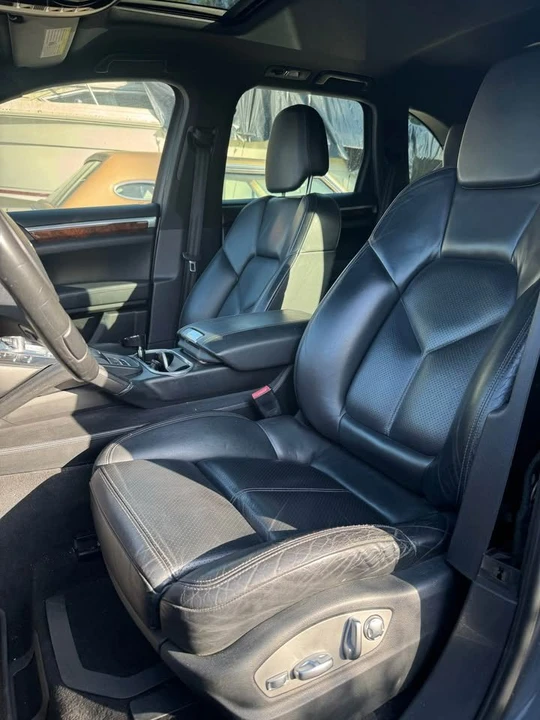 2011 Porsche 958 Cayenne - Image 7 of 14