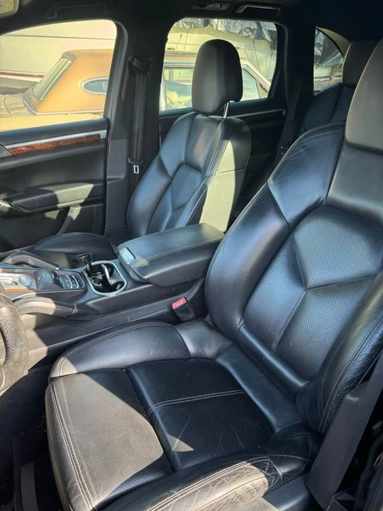 2011 Porsche 958 Cayenne - Image 8 of 14