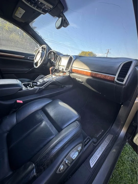 2011 Porsche 958 Cayenne - Image 9 of 14