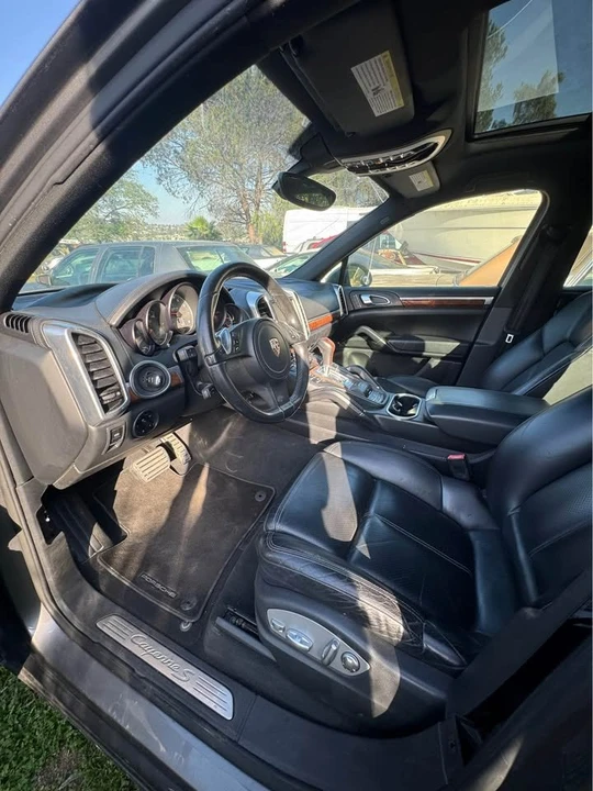 2011 Porsche 958 Cayenne - Image 13 of 14