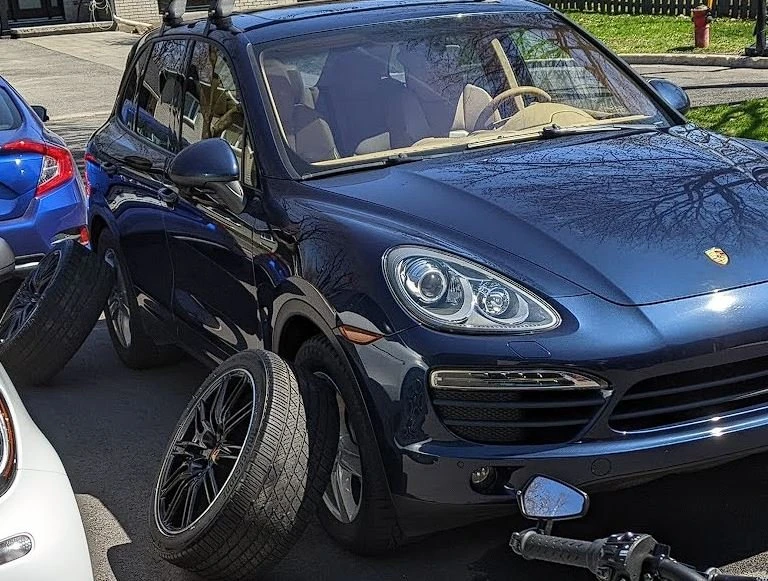 2011 Porsche 958 Cayenne S - Image 11 of 12