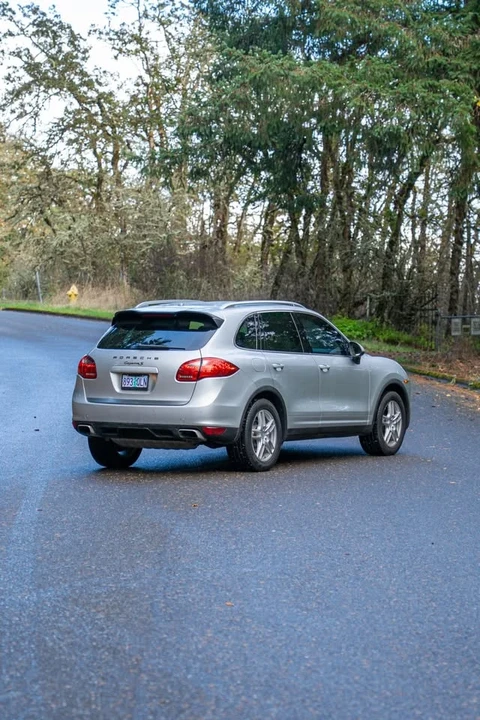 2011 Porsche 958 Cayenne S - Image 3 of 12