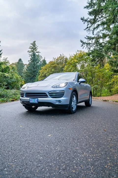 2011 Porsche 958 Cayenne S - Image 2 of 12