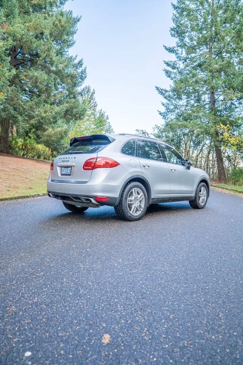 2011 Porsche 958 Cayenne S - Image 7 of 12