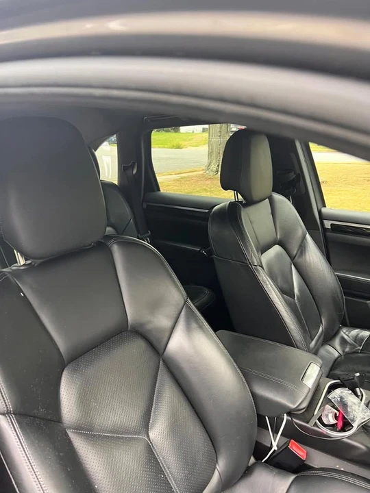 2011 Porsche 958 Cayenne S - Image 6 of 11