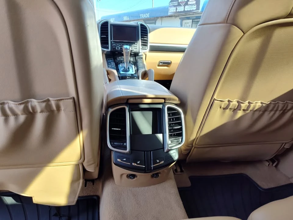 2011 Porsche 958 Cayenne S - Image 16 of 20