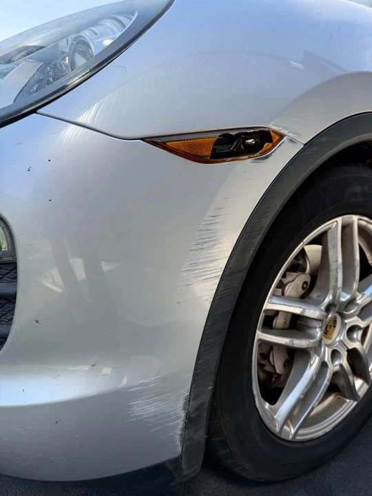 2011 Porsche 958 Cayenne S - Image 2 of 11