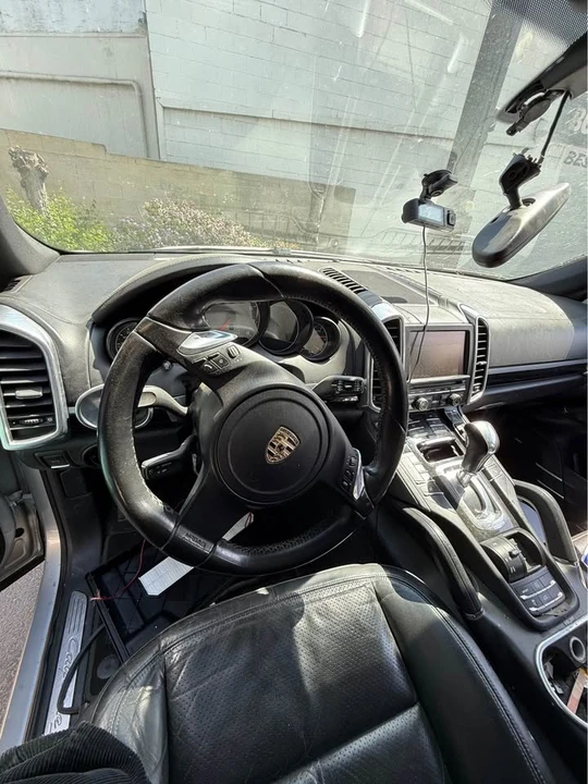 2011 Porsche 958 Cayenne S - Image 8 of 11
