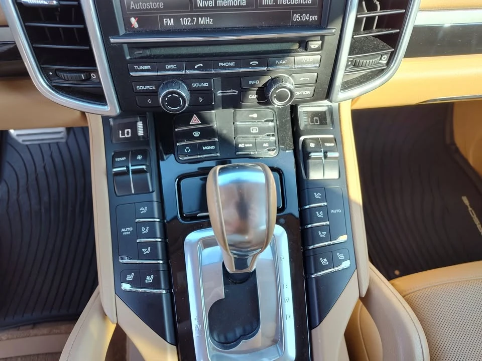 2011 Porsche 958 Cayenne S - Image 13 of 20