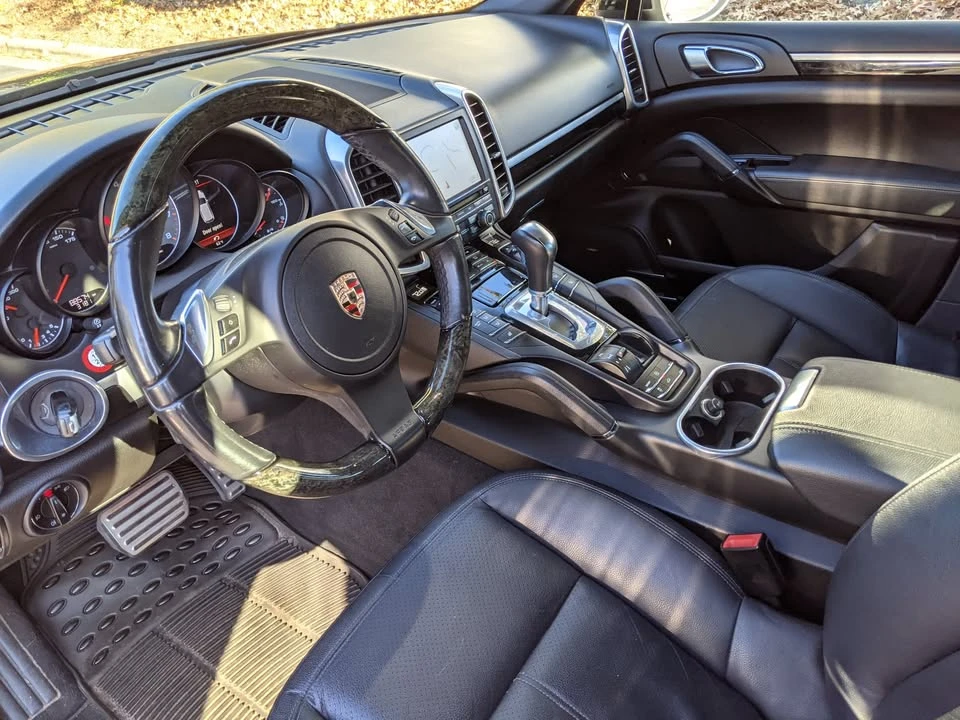 2011 Porsche 958 Cayenne S - Image 7 of 14