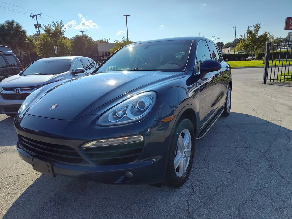 2011 Porsche 958 Cayenne S - Image 2 of 20
