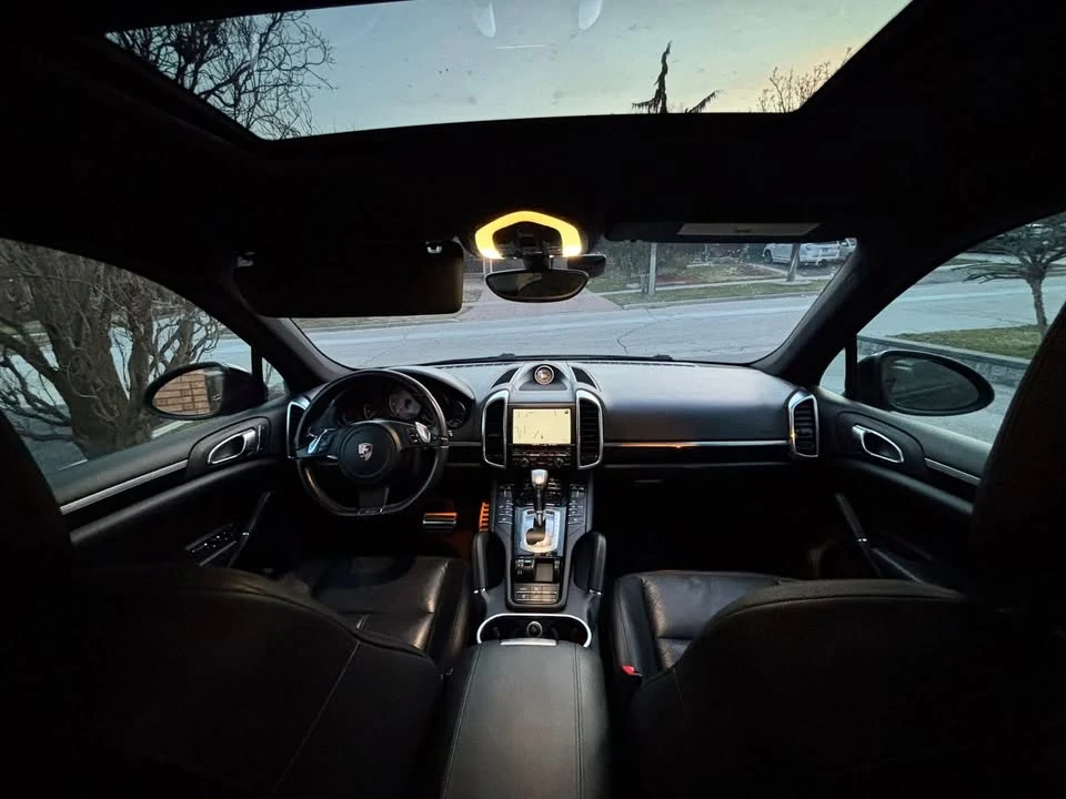 2011 Porsche 958 Cayenne S - Image 8 of 9