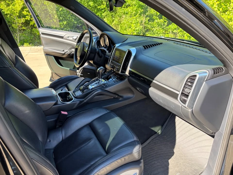 2011 Porsche 958 Cayenne S - Image 13 of 19