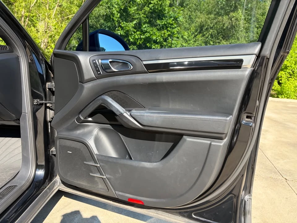 2011 Porsche 958 Cayenne S - Image 12 of 19