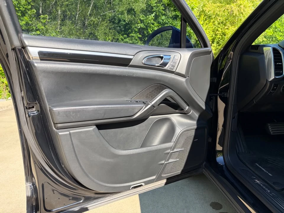 2011 Porsche 958 Cayenne S - Image 14 of 19
