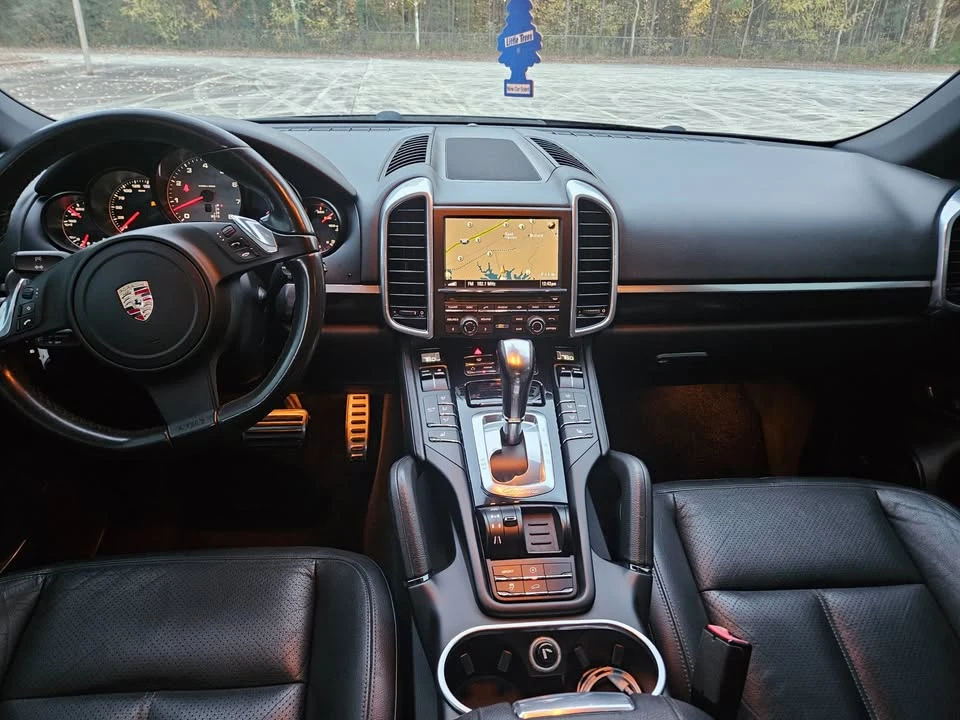 2011 Porsche 958 Cayenne S - Image 8 of 12