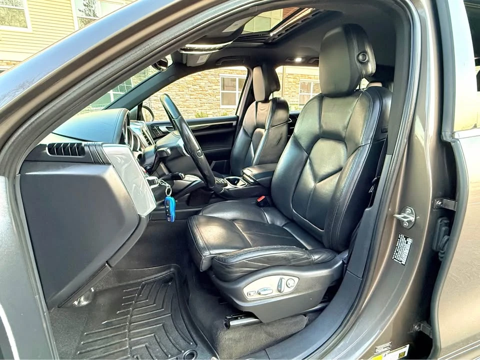 2011 Porsche 958 Cayenne S - Image 10 of 20