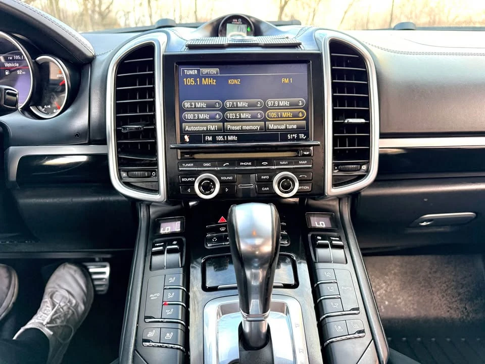 2011 Porsche 958 Cayenne S - Image 16 of 20