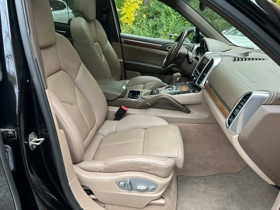 2011 Porsche 958 Cayenne S - Image 13 of 20