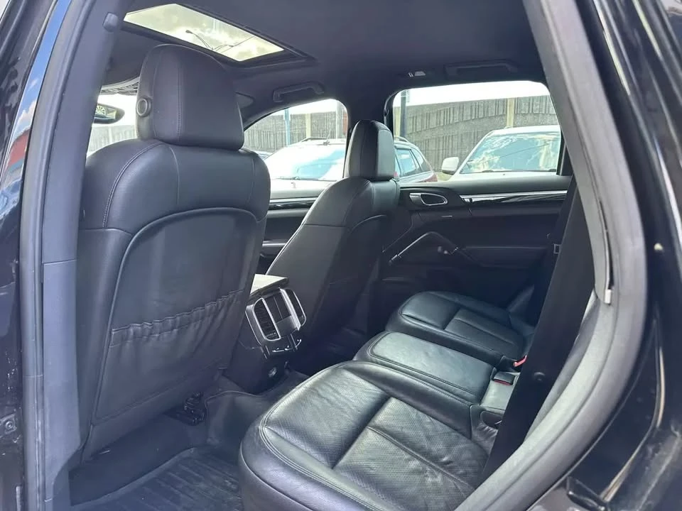2011 Porsche 958 Cayenne S - Image 5 of 7