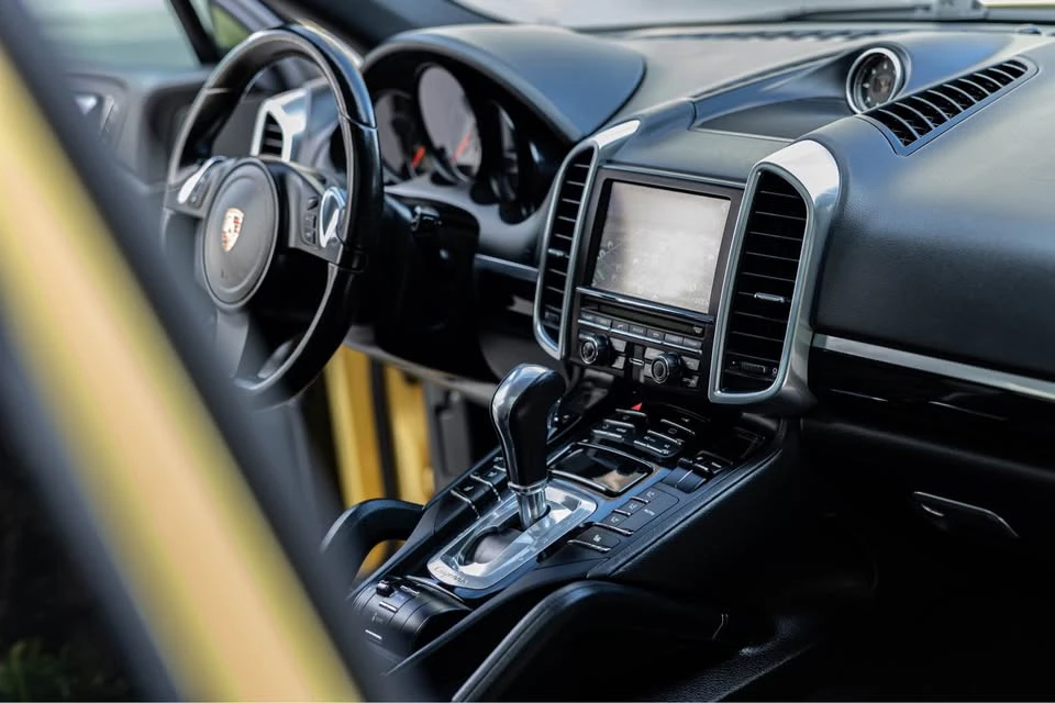 2011 Porsche 958 Cayenne S - Image 17 of 20