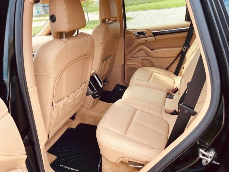 2011 Porsche 958 Cayenne - Image 16 of 18