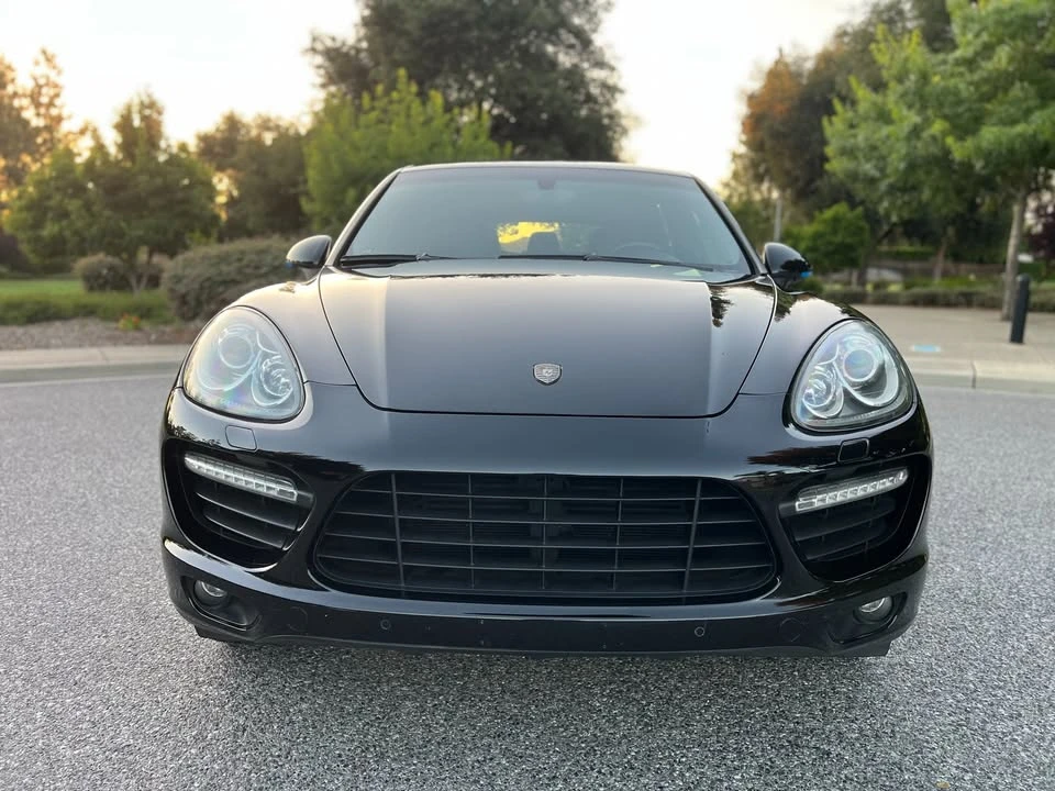 2011 Porsche 958 Cayenne Turbo - Image 2 of 14