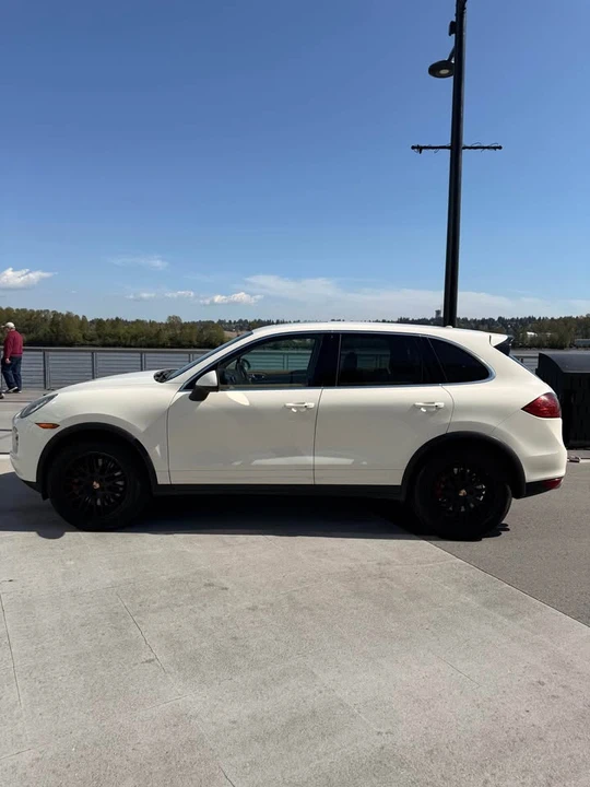 2011 Porsche 958 Cayenne Turbo - Image 2 of 15