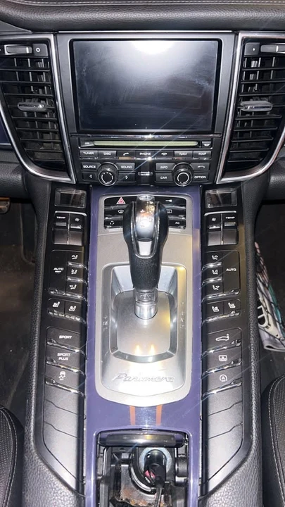 2011 Porsche 970 Panamera 4S - Image 6 of 8