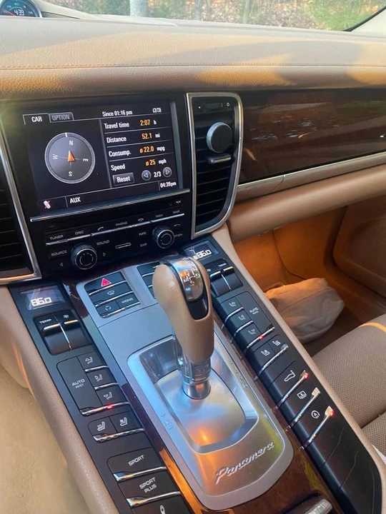 2011 Porsche 970 Panamera 4S - Image 9 of 10
