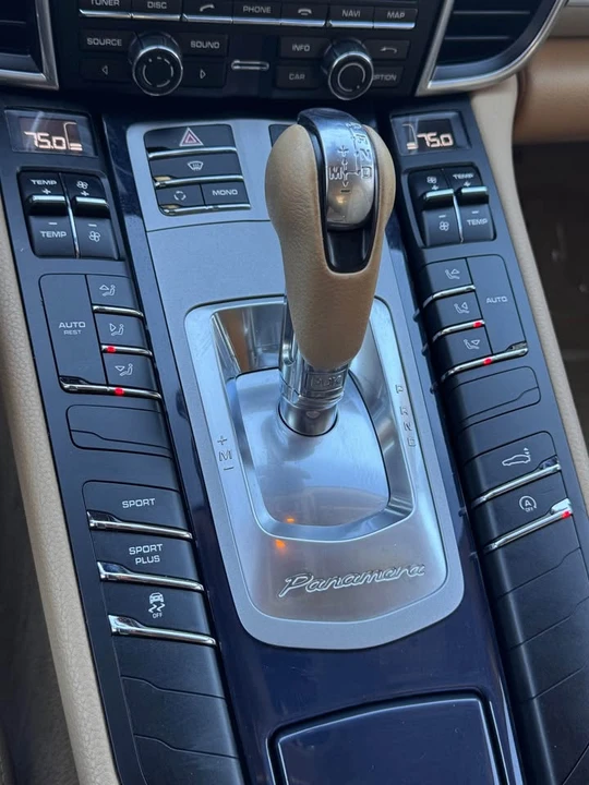 2011 Porsche 970 Panamera 4S - Image 6 of 6