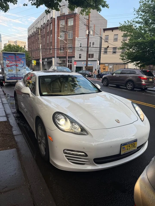2011 Porsche 970 Panamera - Image 2 of 8