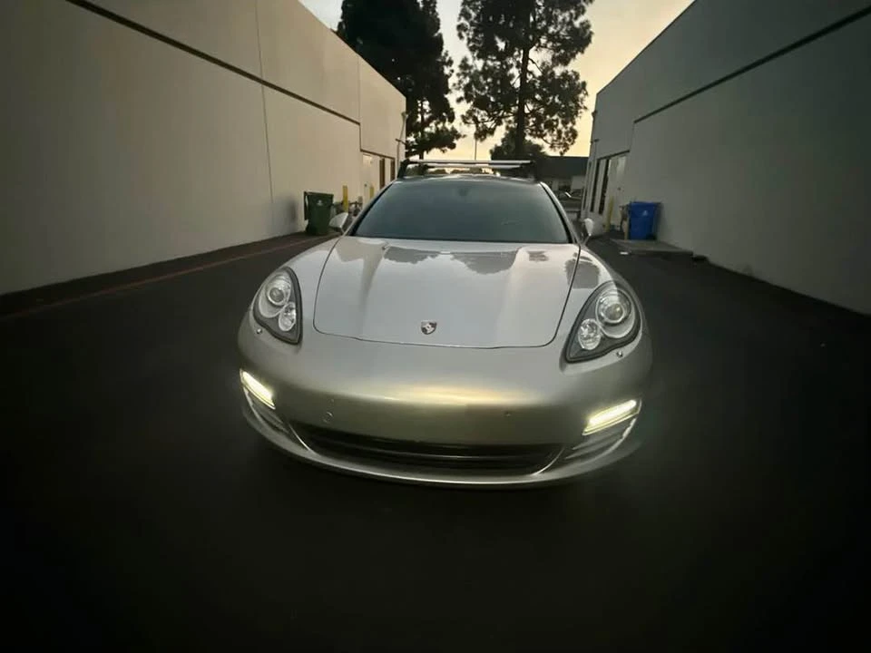 2011 Porsche 970 Panamera 4S - Image 5 of 8