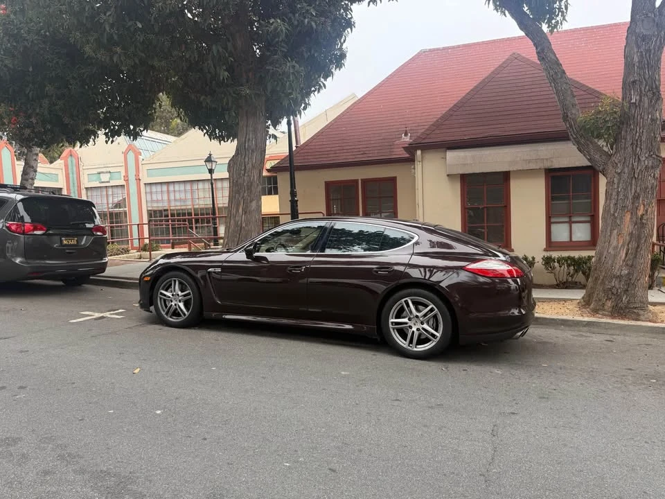 2011 Porsche 970 Panamera 4S - Image 9 of 11