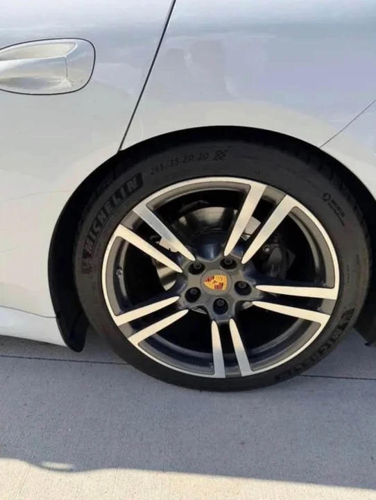 2011 Porsche 970 Panamera 4S - Image 5 of 10
