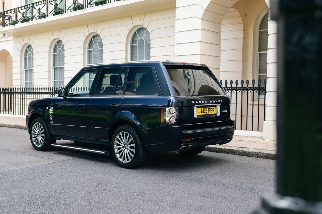 2011 Land Rover Range Rover L322 - Image 11 of 31