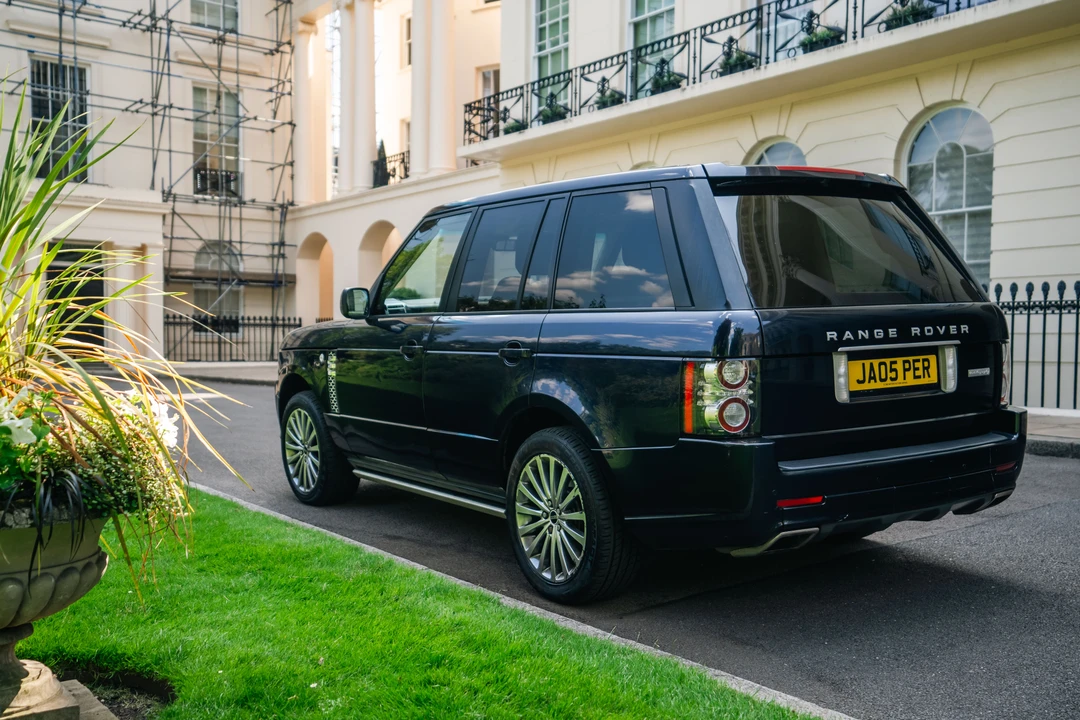 2011 Land Rover Range Rover L322 - Image 12 of 31