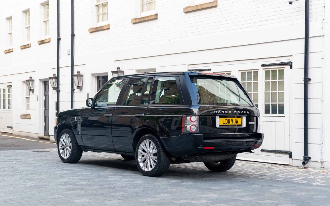 2011 Land Rover Range Rover L322 - Image 3 of 31