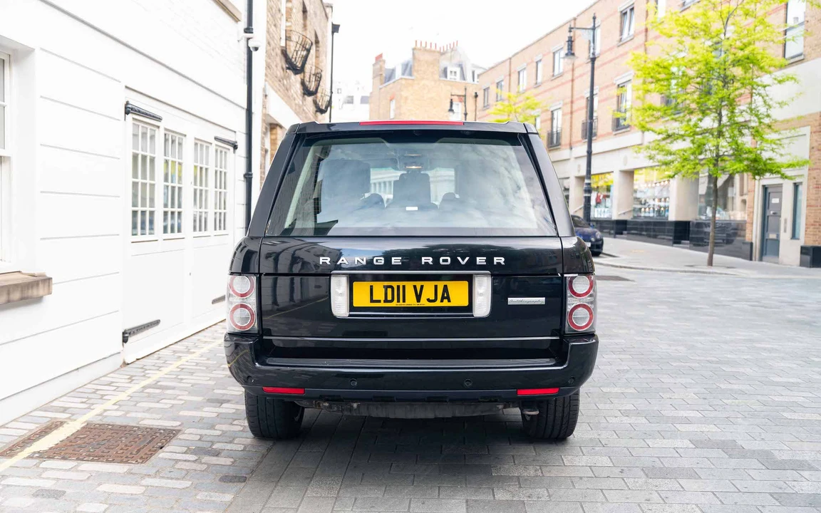 2011 Land Rover Range Rover L322 - Image 8 of 31