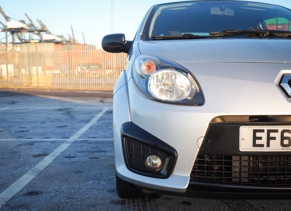 2011 Renault - Image 22 of 31