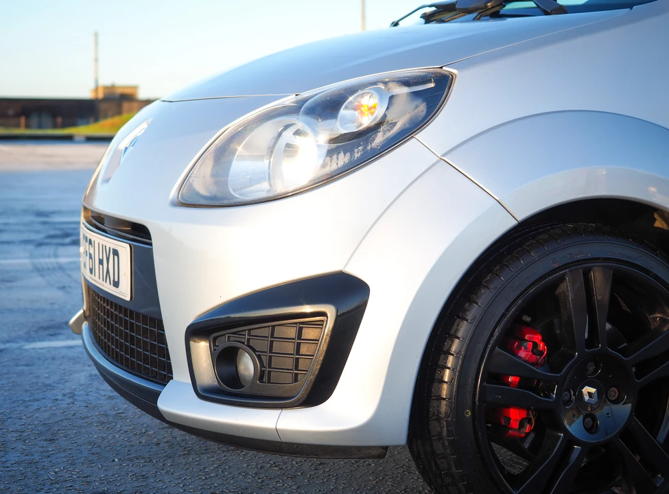 2011 Renault - Image 27 of 31