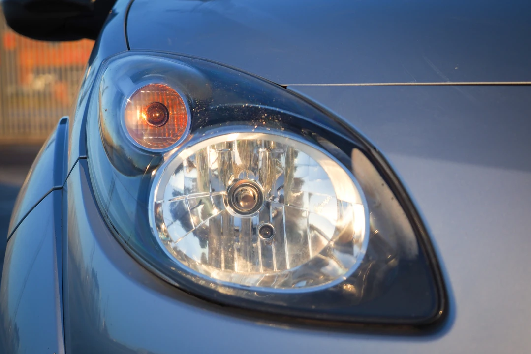 2011 Renault - Image 29 of 31