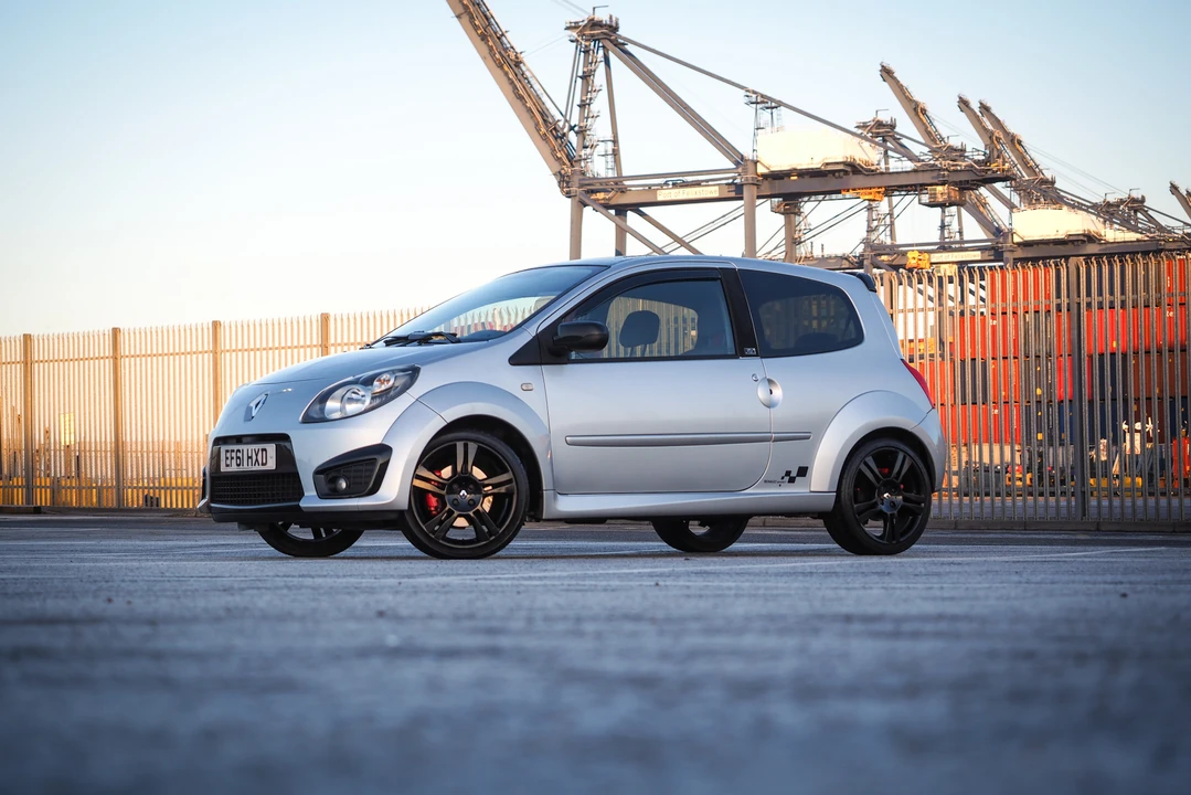 2011 Renault - Image 17 of 31