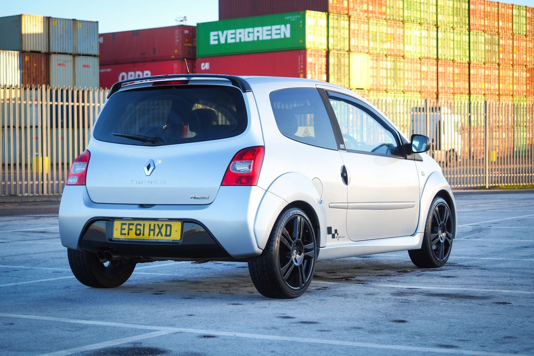 2011 Renault - Image 8 of 31